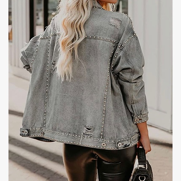NEVER WORN 🔥🔥GRAY STUDDED DENIM JACKET - Picture 5 of 8